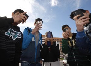 Le vocabulaire de TikTok ne cesse de se réinventer : de « aura de ferme » à « rizz », « mid » ou « cuit »