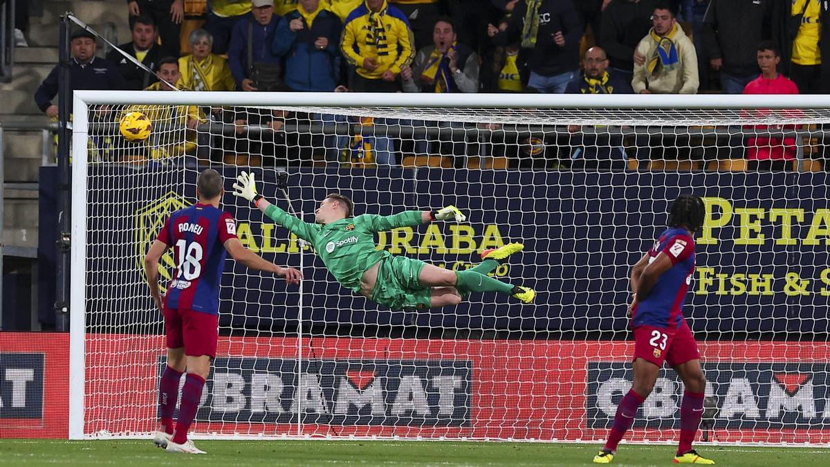 Ter Stegen a dévié le ballon qui allait dans la lucarne supérieure dans un corner lors d'une intervention qui a empêché l'égalité.