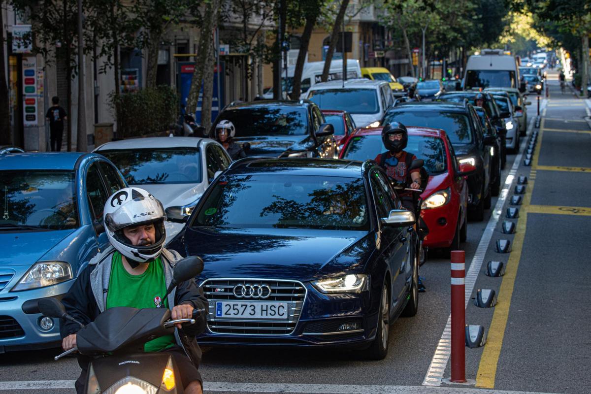 Circulation dans la rue Valencia, en septembre 2020