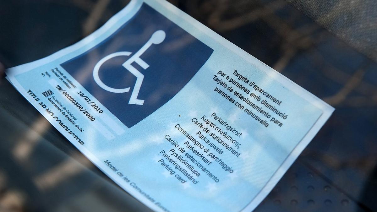 Tarjeta de parking para minusválidos.