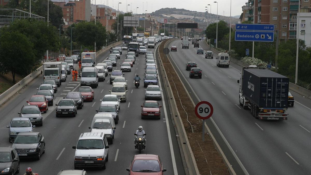 Retenciones en la C-31 a su paso por Badalona, en una imagen de archivo.