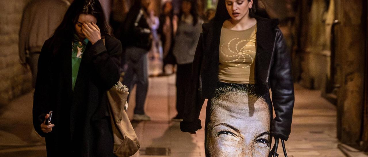 Rosalía profite d'un dîner en famille dans un célèbre restaurant du Born