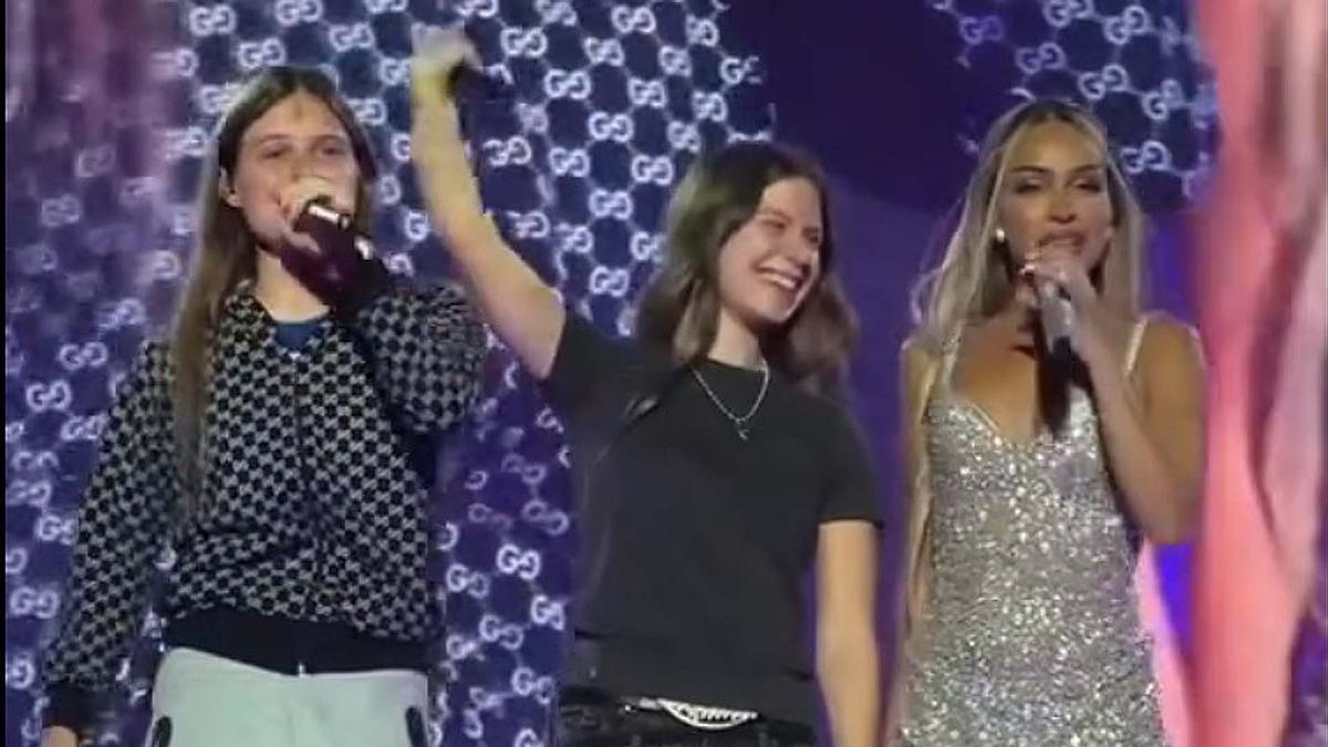 Las hermanas Farelo ayer en el WiZink Center.