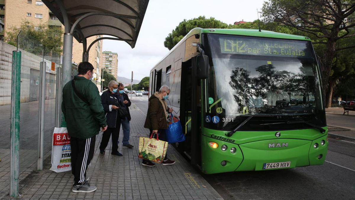 Un autobús de la línia LH2 de l’Hospitalet.
