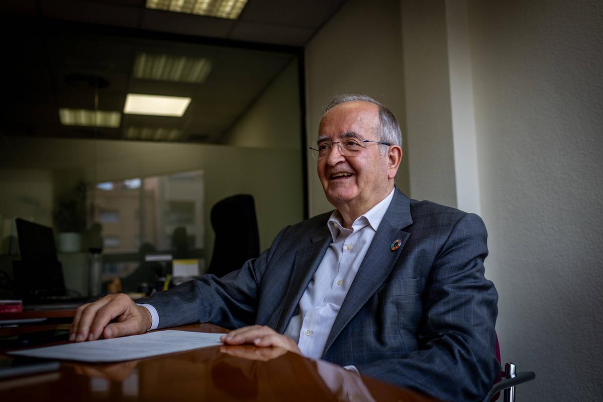 Entretien avec le président de Pimec, Josep González, au siège de Pimec.