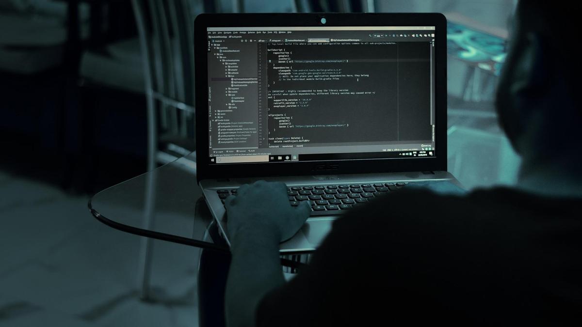 Un pirata informático.