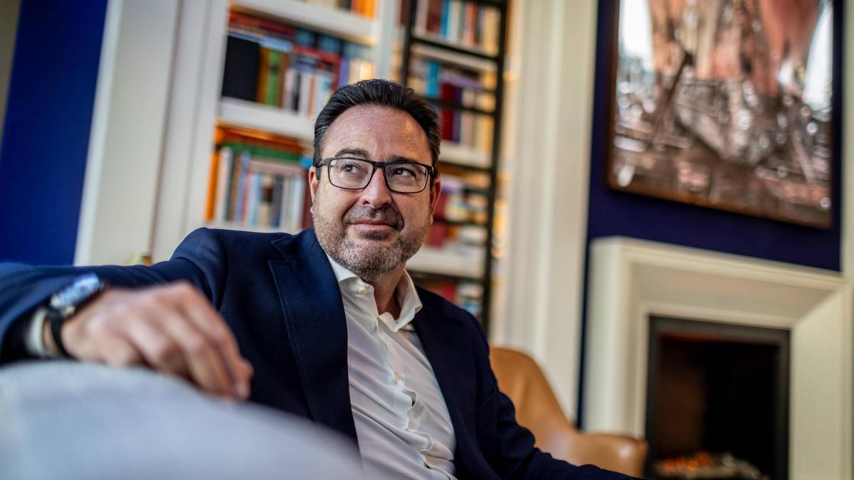 Entrevista a David Madí, que publica el libro 'Merecer la victoria'