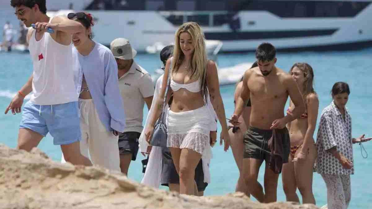 Lola Indigo de vacaciones con un famoso futbolista