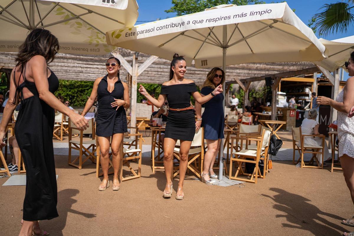 Ambiance après-midi au Mamut Beach Club à Viladecans