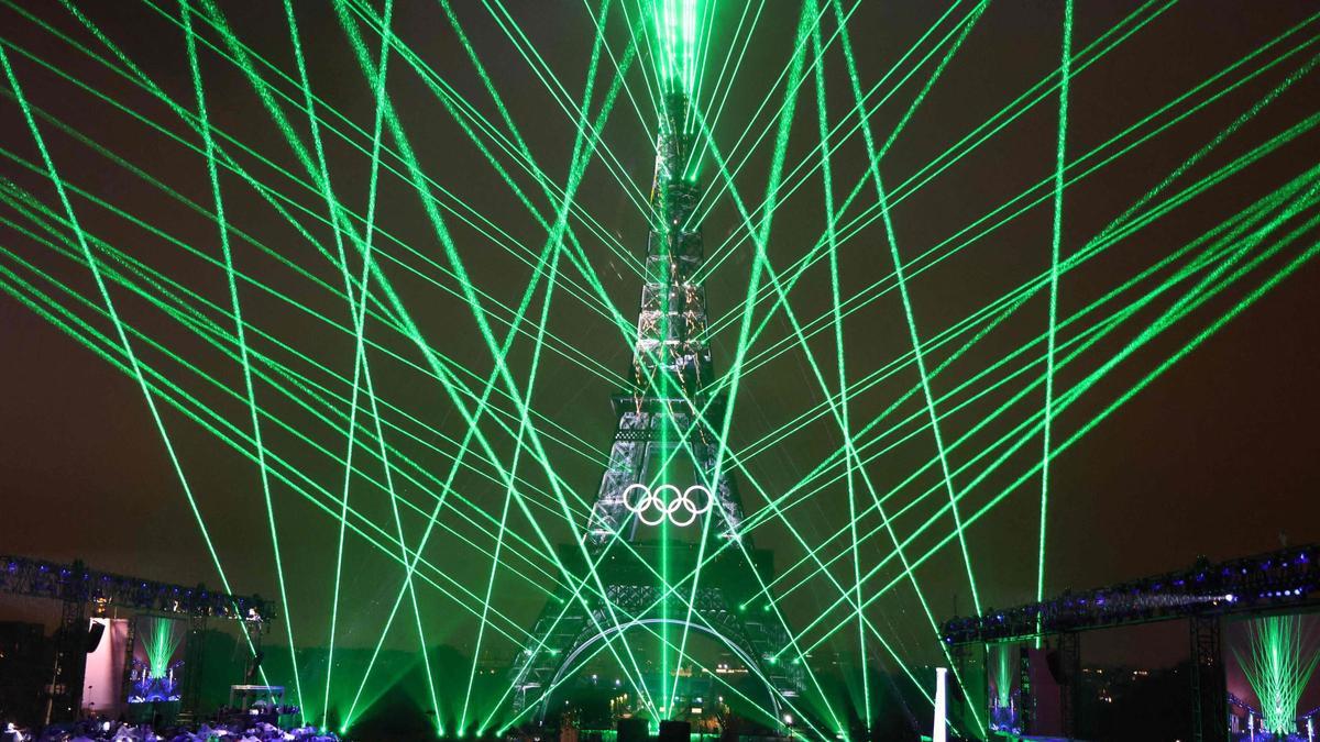 INAUGURATION DES JEUX OLYMPIQUES |  L'ouverture des Jeux Olympiques se termine en beauté après les absurdités