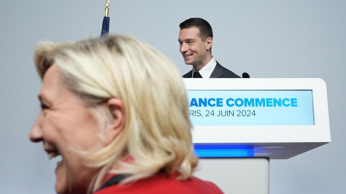 Marine Le Pen y Jordan Bardella, los líderes de Reagrupamiento Nacional.