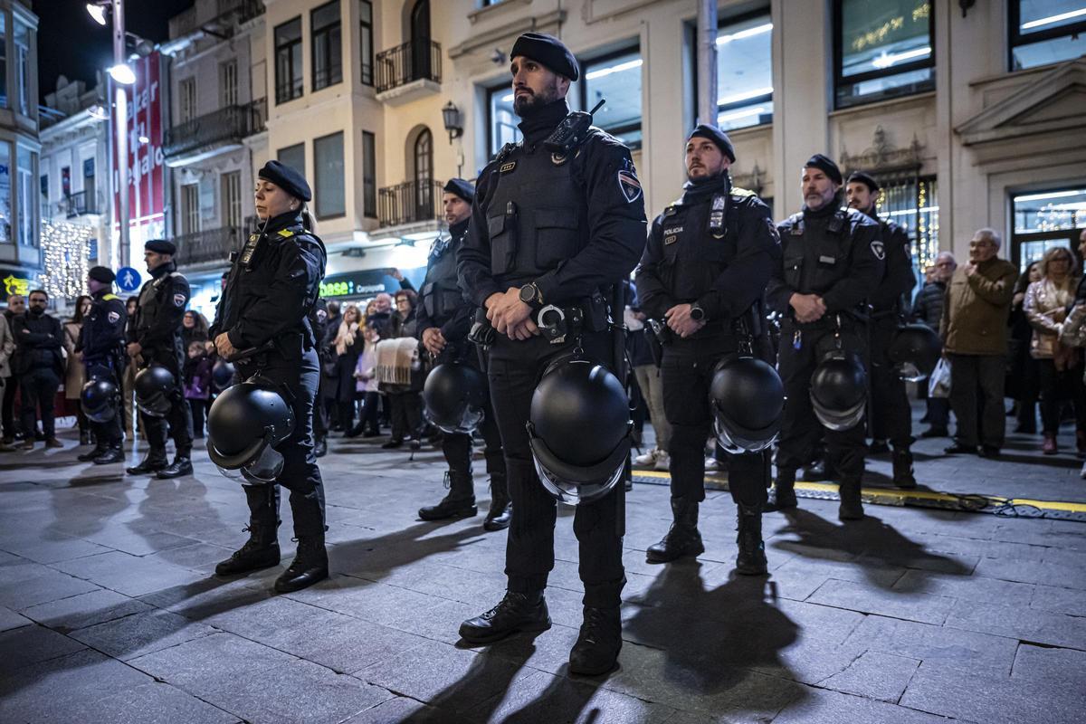 Présentation du Groupe Spécial d'Intervention Policière (GEIP) de la Garde Urbaine de Badalona.