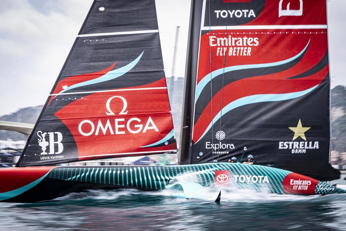 Le « Taihoro » du champion en titre Emirates Team New Zealand le premier jour de la régate préliminaire de l'America's Cup Sailing à Barcelone.