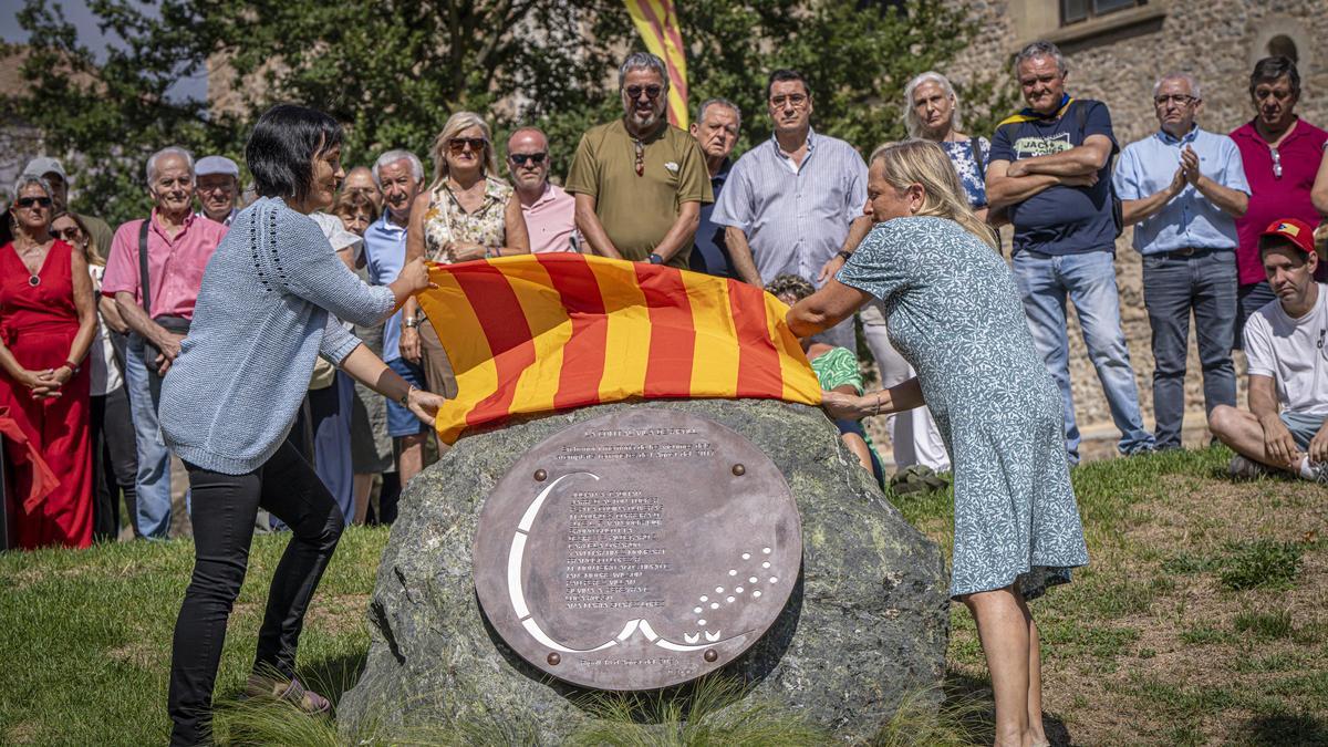 Ripoll rinde homenaje a las víctimas de los atentados de agosto del 2017