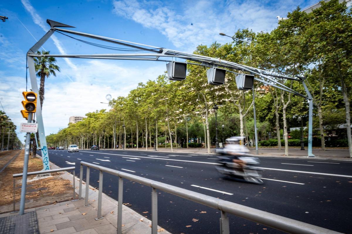 La Diagonal, peu avant d'arriver à Francesc Macià, l'option la plus adaptée à la croissance prévue du bus interurbain