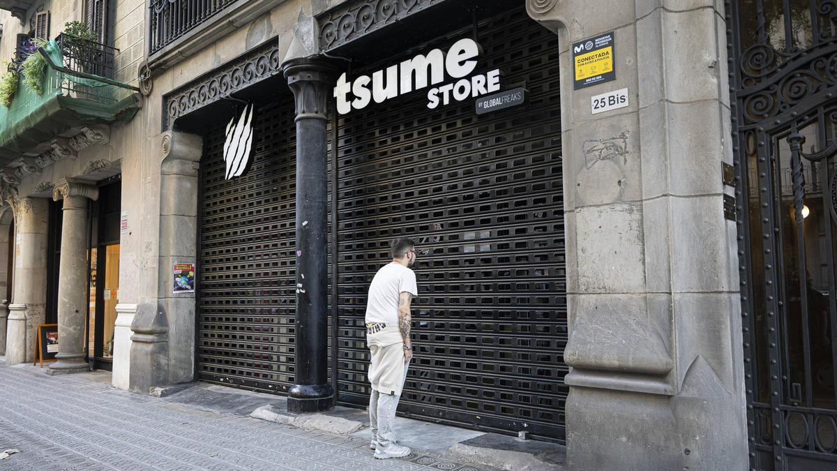 Una tienda de figuras de manga de Barcelona cierra sin avisar y desfalca miles de euros de preventas