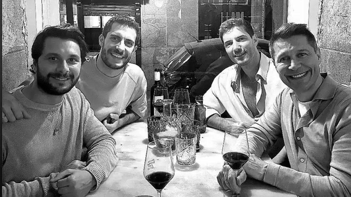 Jaime Cantizano avec son partenaire Miguel et deux amis