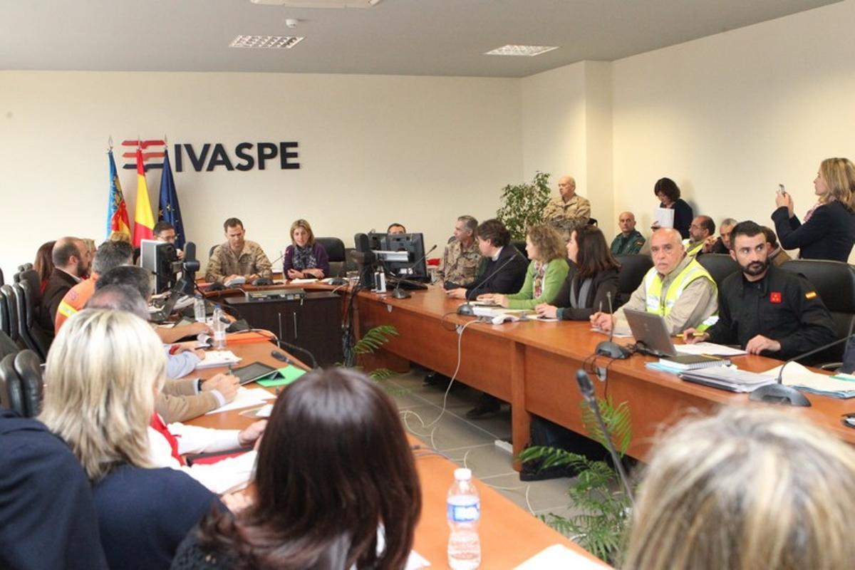 L'ancien prince des Asturies préside une réunion de travail à l'Institut valencien de sécurité publique et d'urgences lors de l'exercice Luñol 14