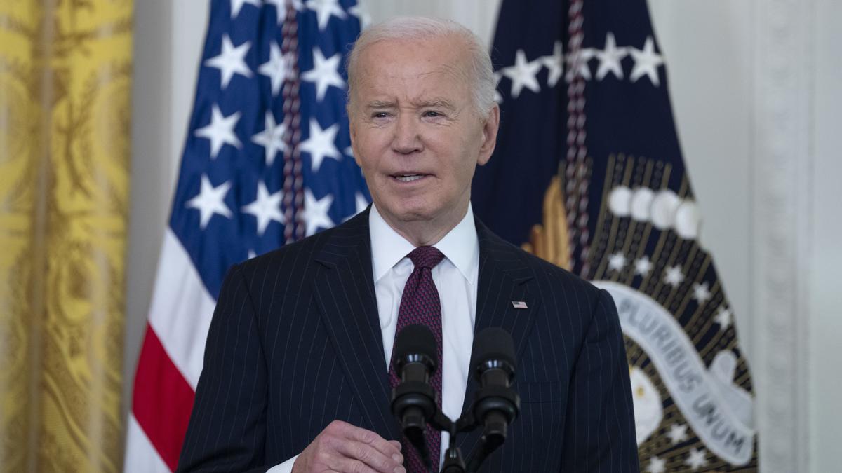 Biden señala que "nadie podrá revertir la revolución" de la transición energética