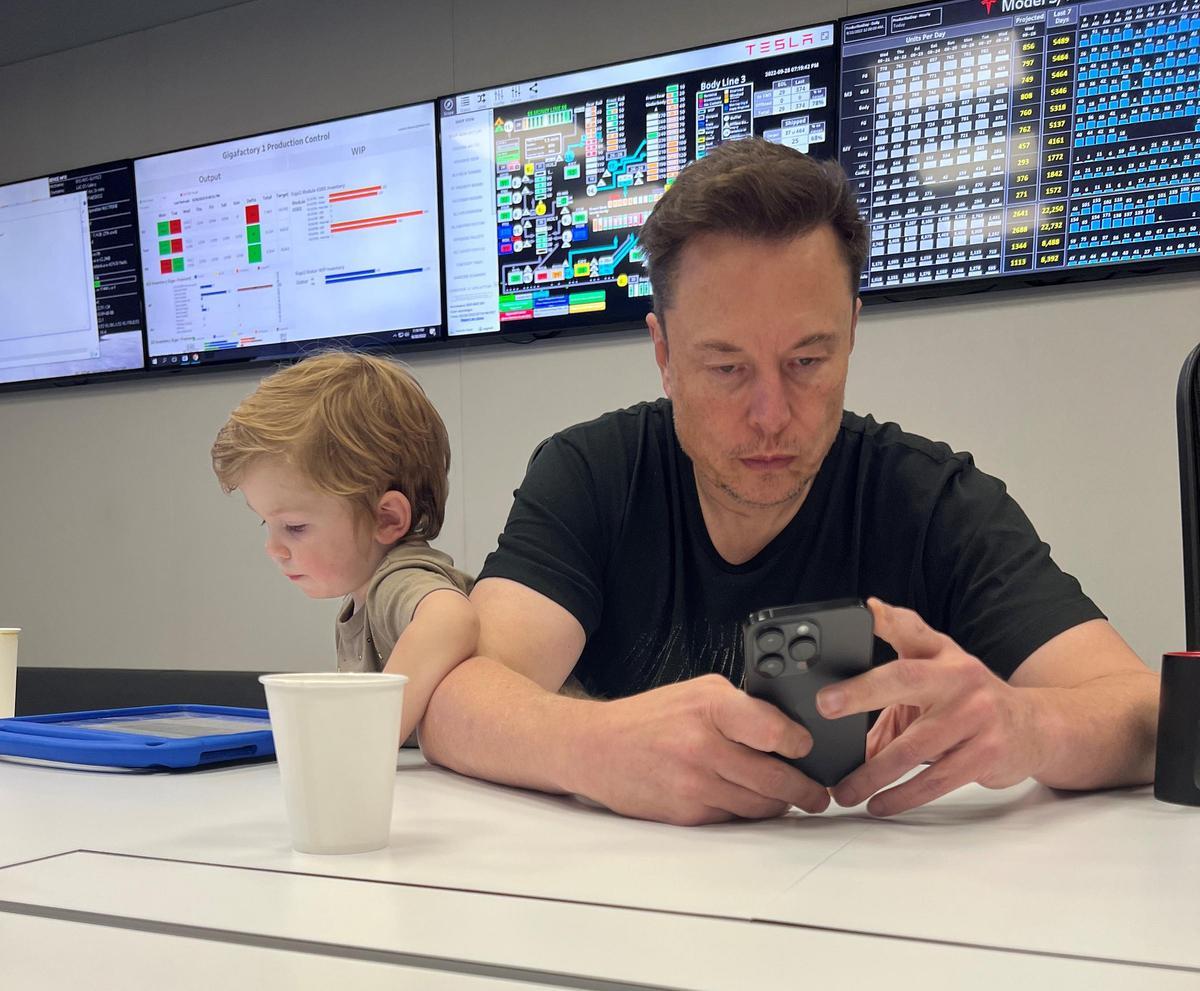 Photos d'Elon Musk pour le sujet de sa biographie.
