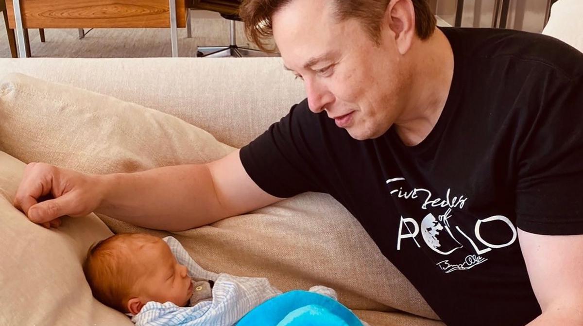 Elon Musk, avec X Æ A-12, est son premier enfant avec le chanteur Grimes.