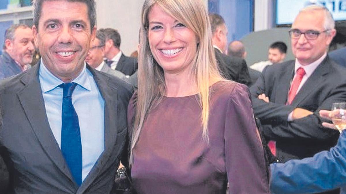 El president de la Generalitat, Carlos Mazón y la periodista Maribel Vilaplana.