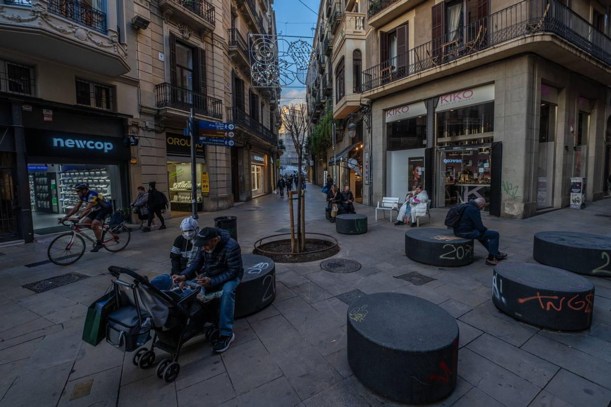 Rue Cucurulla, vue de la place
