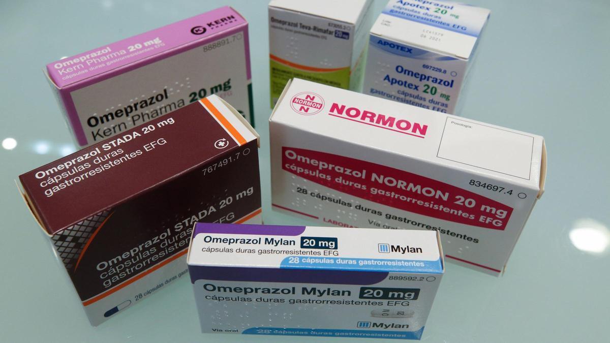 Divers contenants d'oméprazole provenant de différents laboratoires