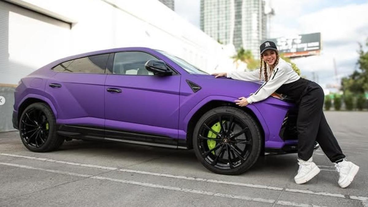 Shakira regala su Lamborghini