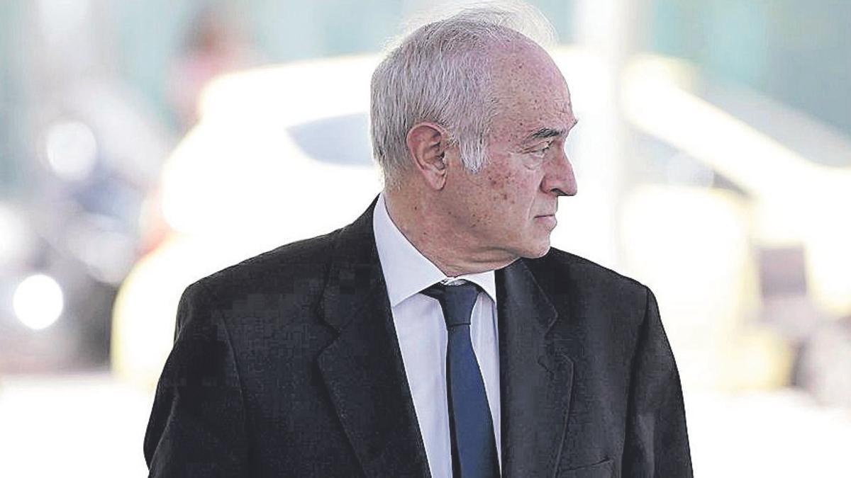 El juez Juan Carlos Peinado, en los alrededores de los Juzgados de la plaza de Castilla, en Madrid.