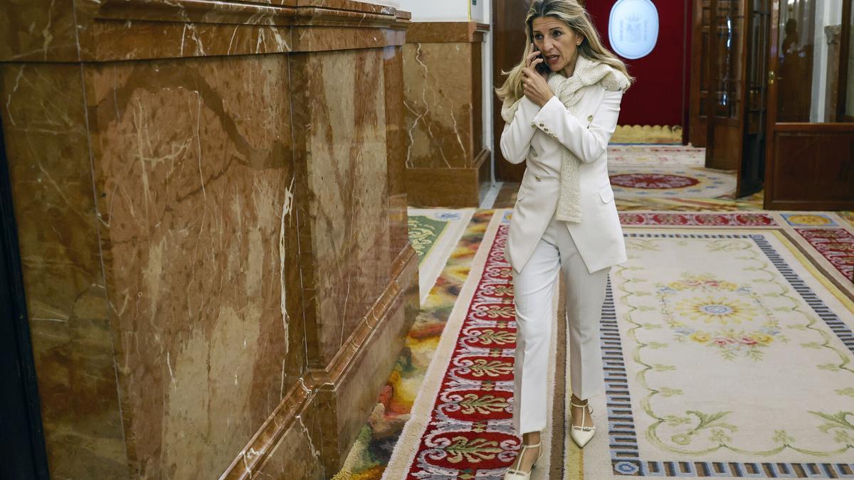 La vicepresidenta segunda del Gobierno y ministra de Trabajo, Yolanda Díaz, en una imagen en los pasillos del Congreso.