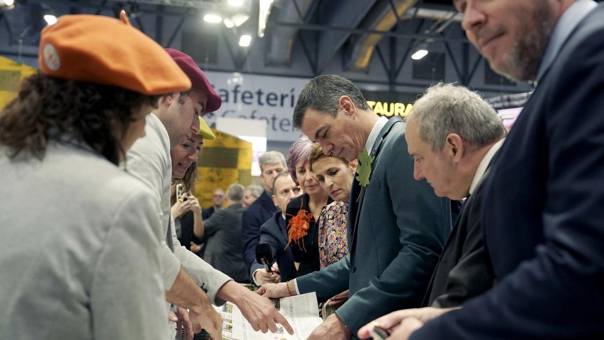 El presidente del Gobierno, Pedro Sánchez, durante su visita a Fitur este viernes.