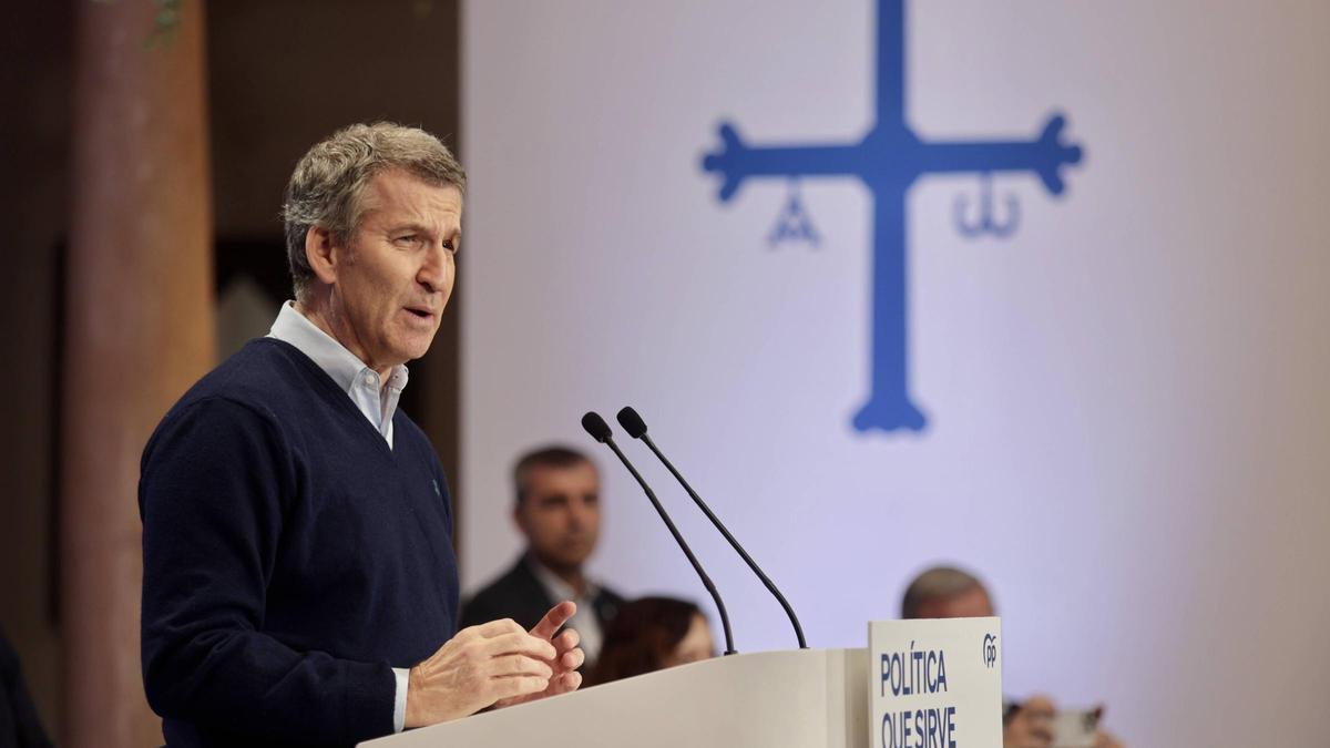 Alberto Núñez Feijóo, este domingo en Oviedo, en un acto del PP sobre políticas de vivienda.