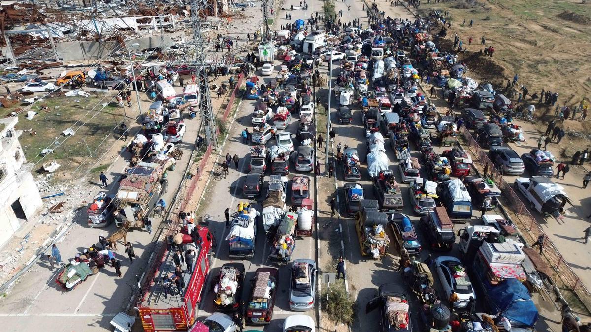 Palestinos regresan a sus hogares en el norte de Gaza