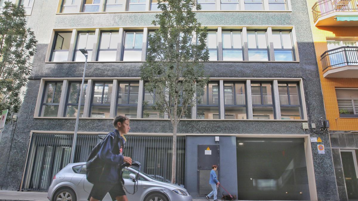 Uno de los edificios en los que se construyó bajo la norma del 30% a reserva de vivienda asequible en Barcelona