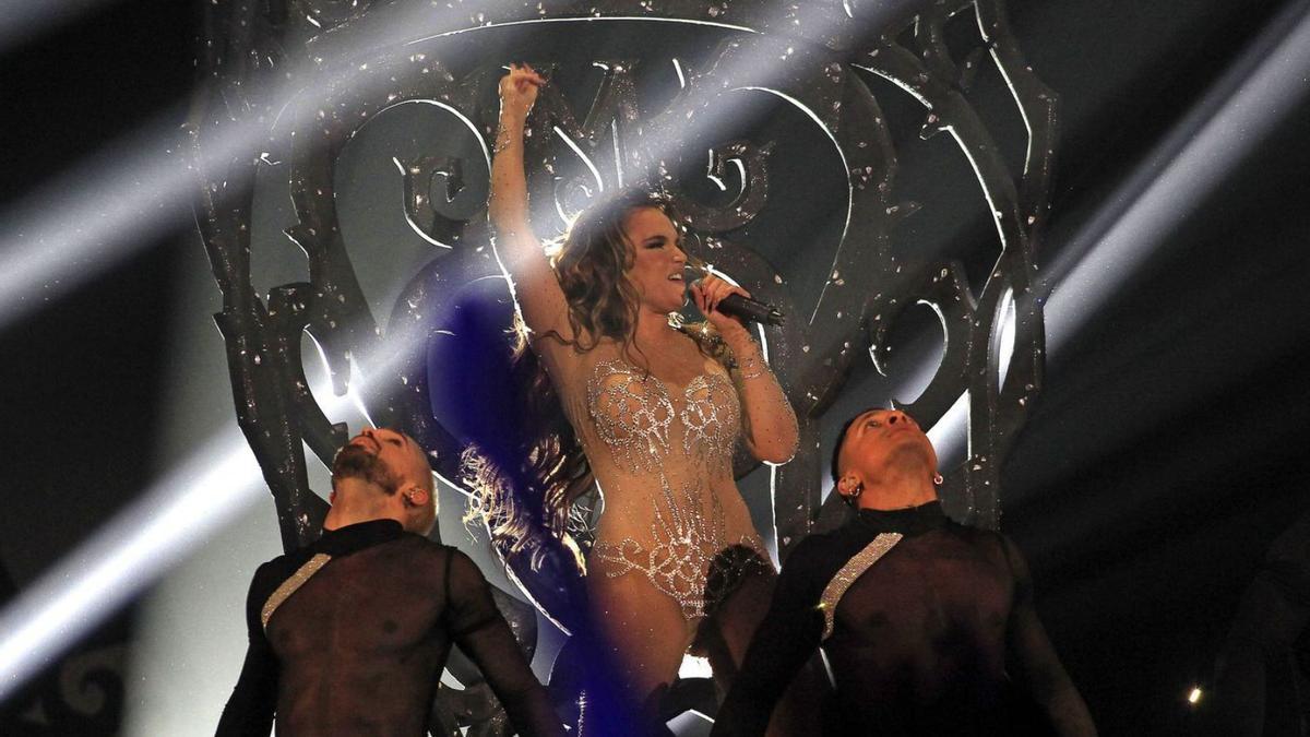 La cantant Melody, guanyadora del Benidorm Fest, ahir a la nit, durant la seva actuació en la gala final.