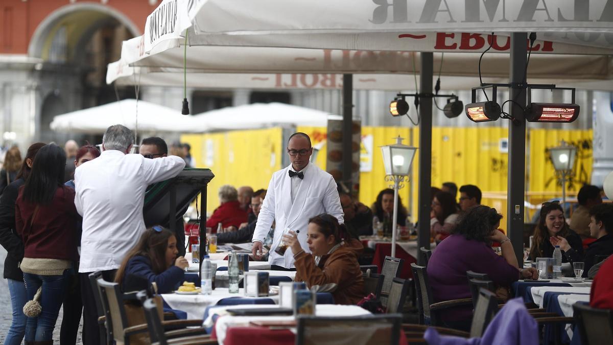 Restaurante en las terrazas de la Plaza Mayor de Madrid