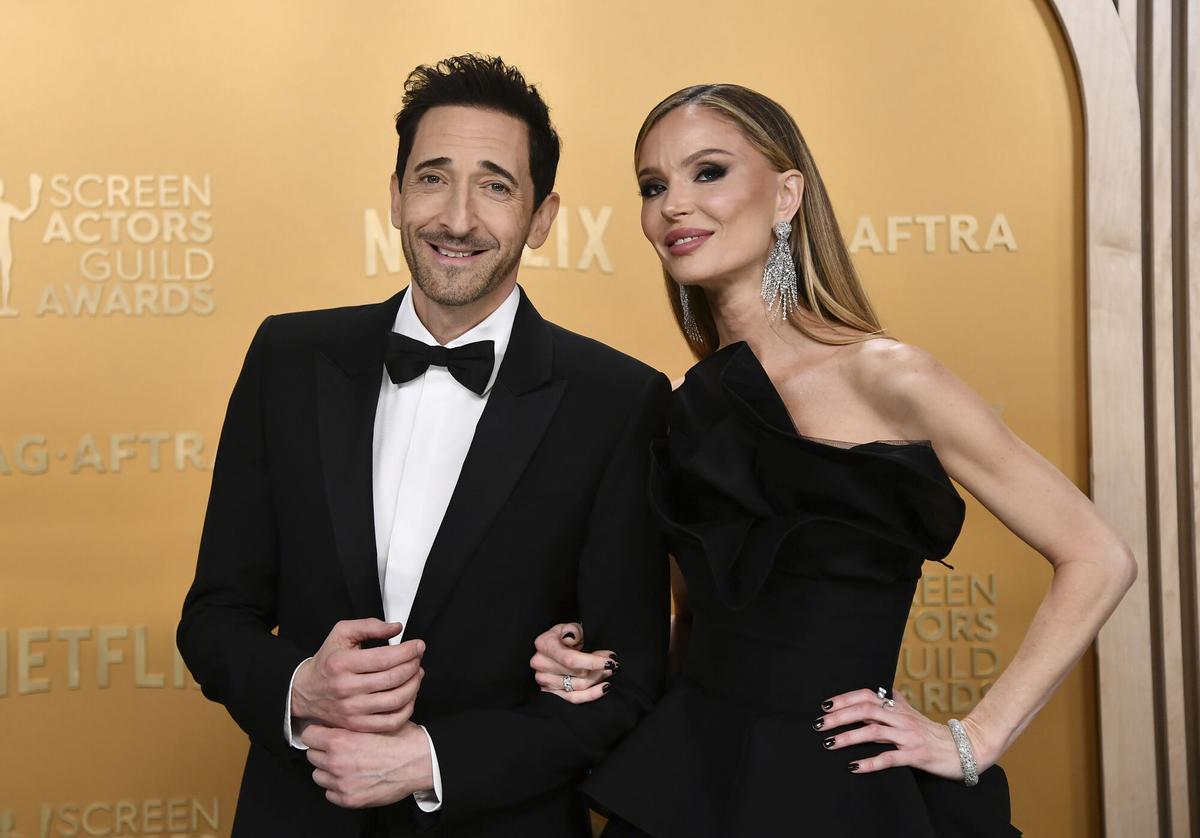 L'acteur Adrien Brody avec le concepteur Georgina Chapman aux SAG Awards