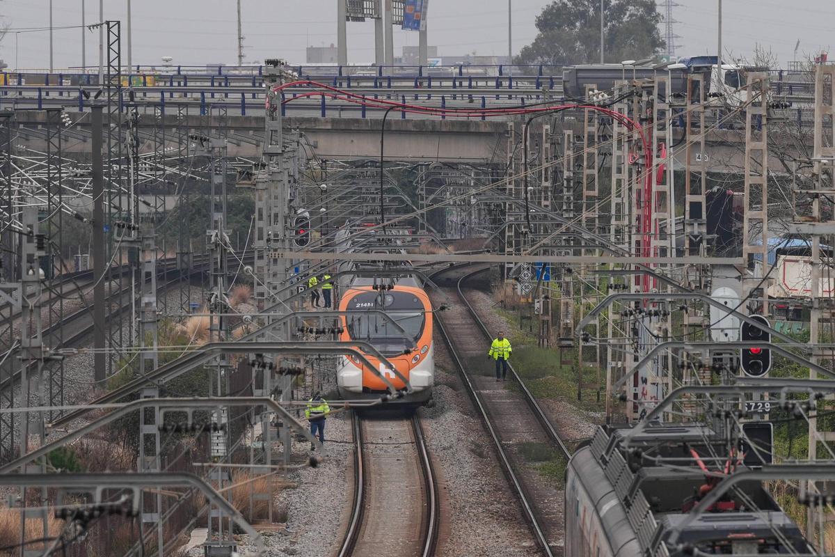 Black Friday à Rodalies: Un train s'est arrêté par panne électrique à 800 mètres de Bellvitge