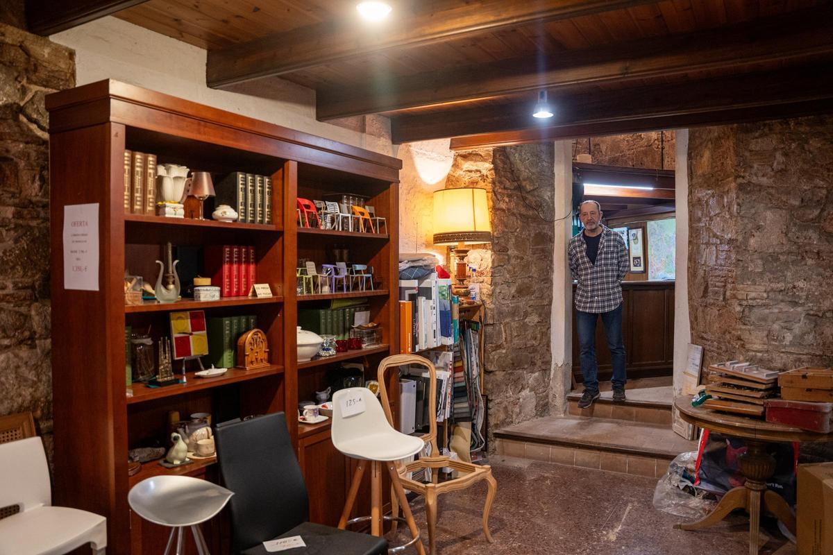 Clôture de liquidation dans le magasin de meubles Casanaria Jornet, dans le gòtic