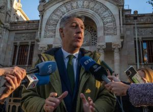 Albiol se barricade dans une rue de Badalona pour interrompre l&rsquo;occupation d&rsquo;un appartement