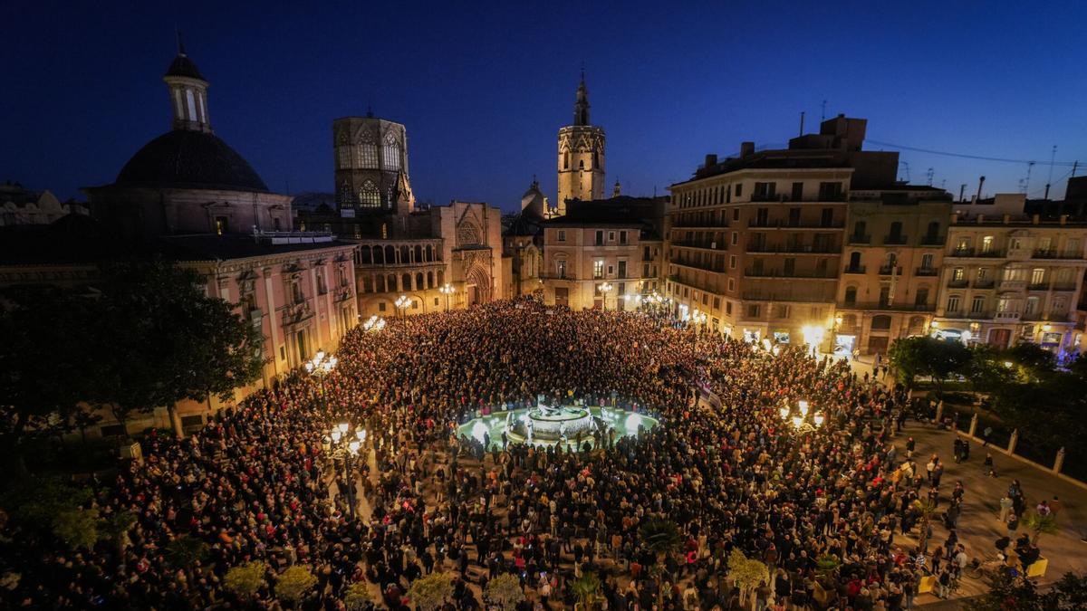 Miles de personas piden en Valencia la dimisión de Mazón en la sexta protesta tras la dana de Valencia