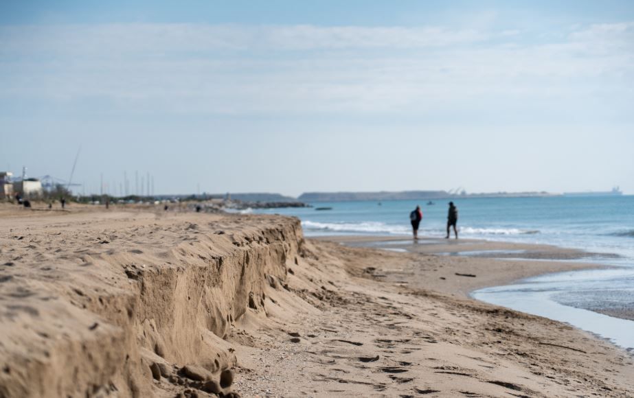 Una playa del área metropolitana de Barcelona.