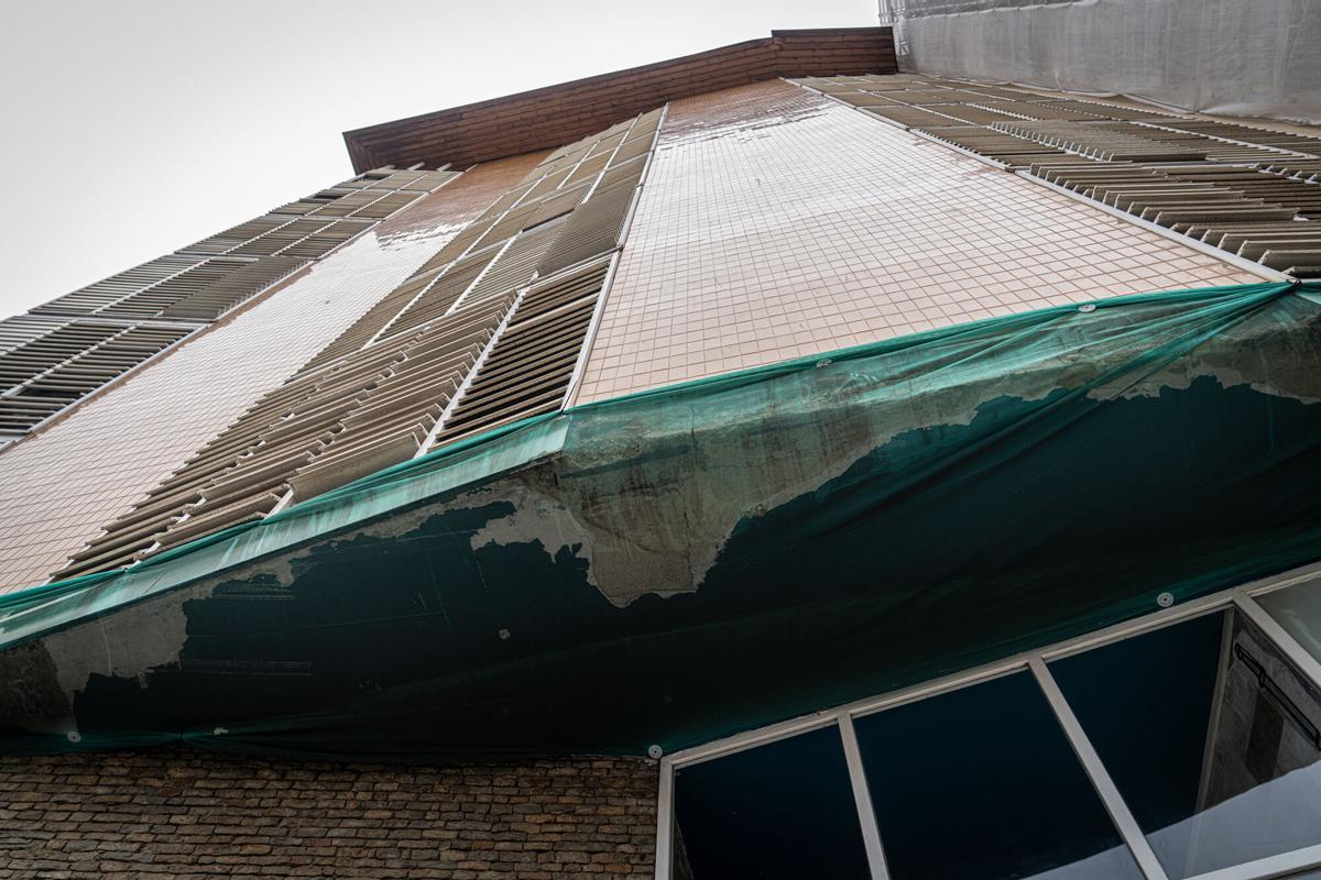 BACELONA 13/03/25 Barcelone. Photos de la maison de la marine ou du coderch Casa, bâtiment des logements d'État pour les pauvres marins qui est actuellement presque vide et très détérioré. Auteur: Manu Mitru