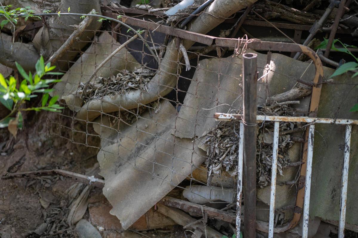 Le conseil municipal a soumis le contrat de nettoyage du terrain, dans lequel il est assez fibre