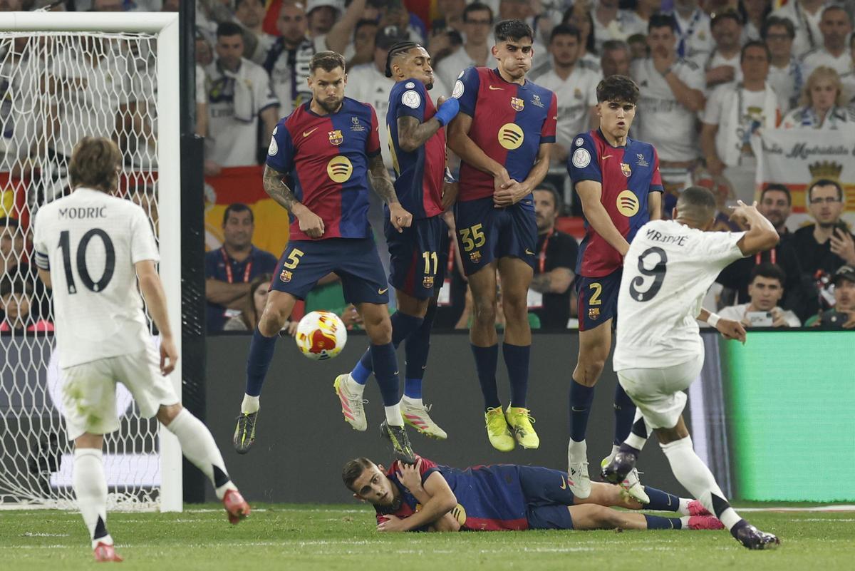 MBAPpé Barça de la marque en finale de la Coupe.
