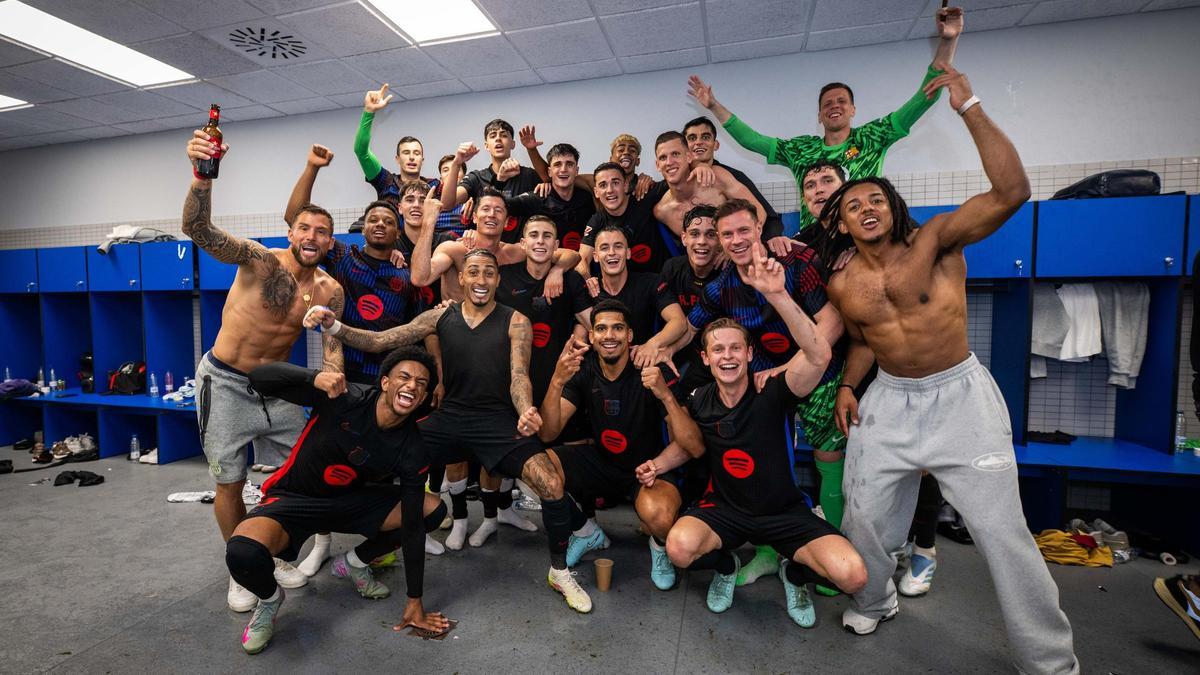 Así vivió Laporta la fiesta en el vestuario con los jugadores tras ganar la Liga