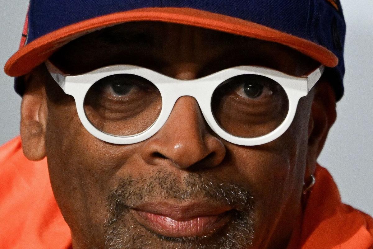 Spike se lit au Festival de Cannes.