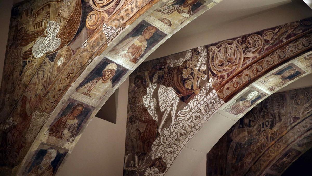 Las pinturas del monasterio de Sijena que alberga el Museo Nacional de Arte de Cataluña (MNAC).