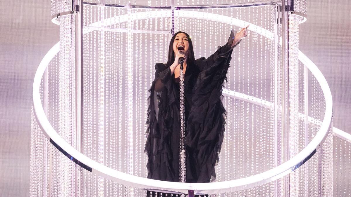 Yuval Raphael, representante de Israel en el festival de Eurovisión durante su actuación